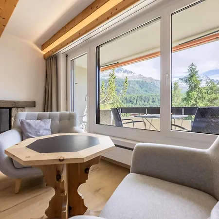 Charming Facing Piz Rosatsch Appartement